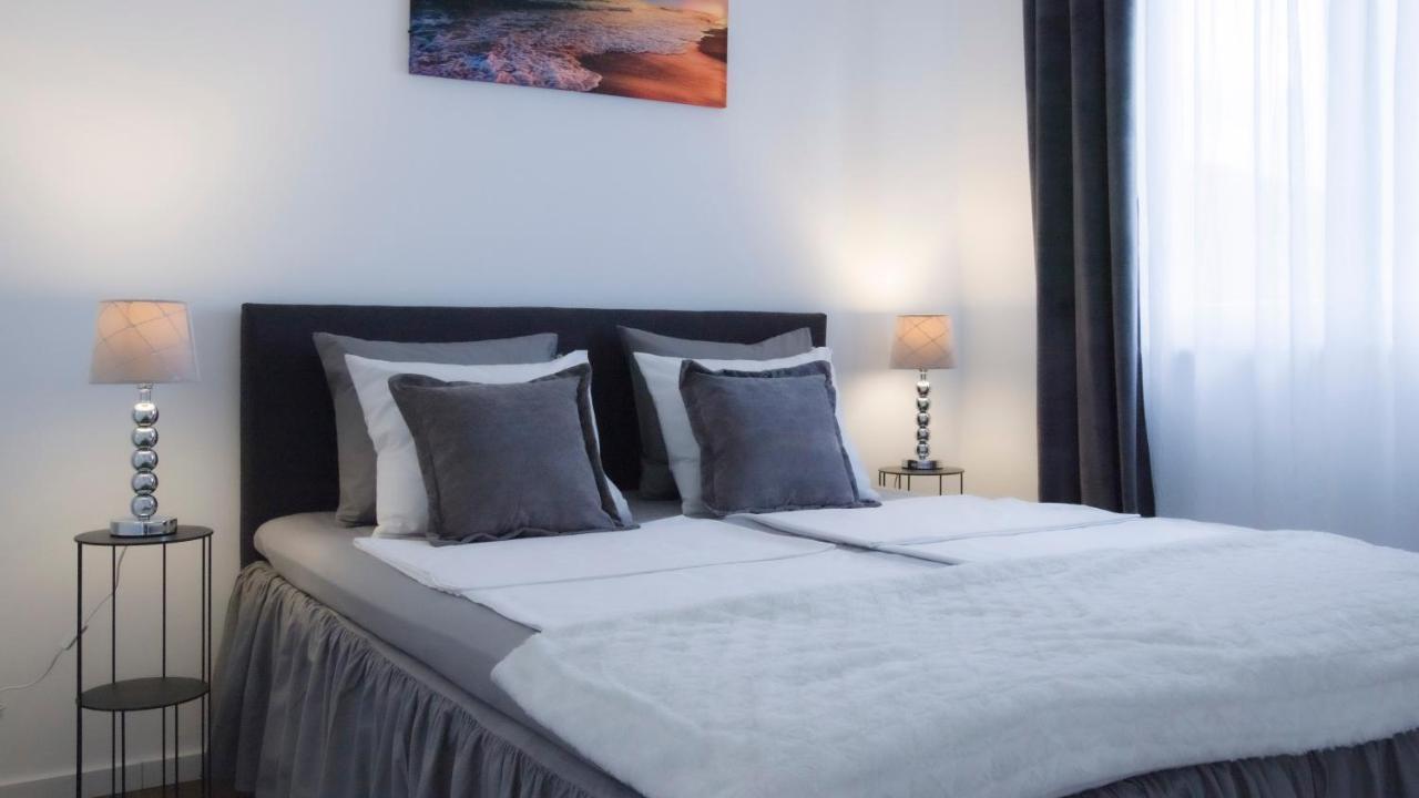 Apartments King And Queen Povile Ngoại thất bức ảnh